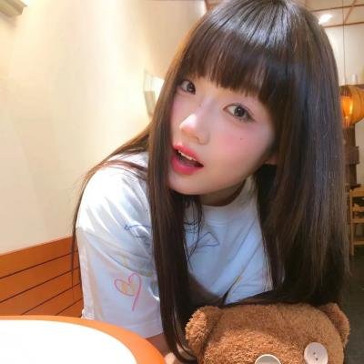 挥著翅膀的女孩